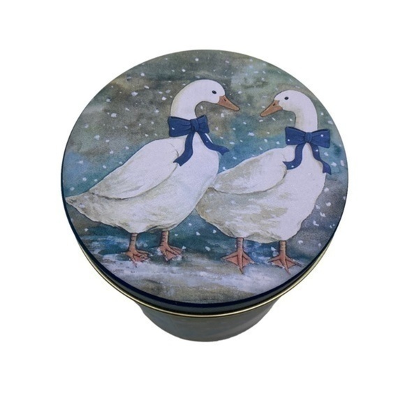 Tin Canister Geese in Winter Scene on Frozen Pond Collectible - Picture 3 of 5